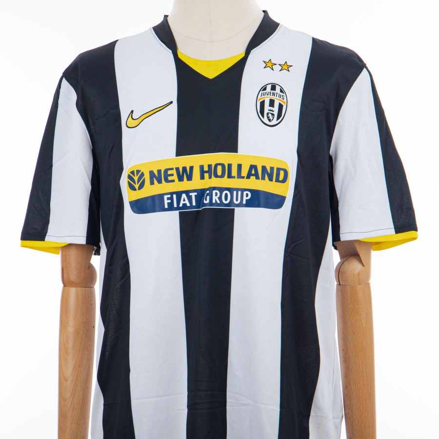 Juventus store kit 2008